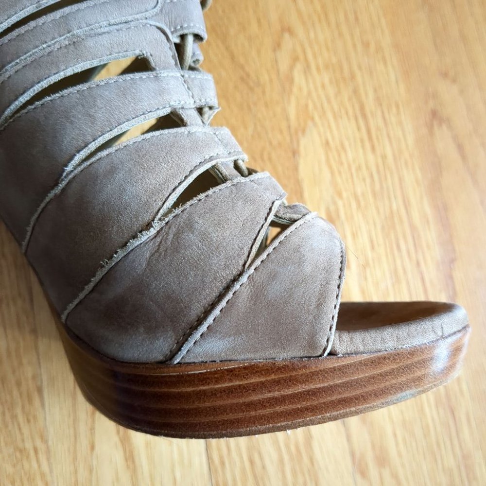 [SOLD] Stuart Weitzman Nubuck Gladiator Caged Suede Stiletto Bootie Sandals Tan - Picture 9 of 15
